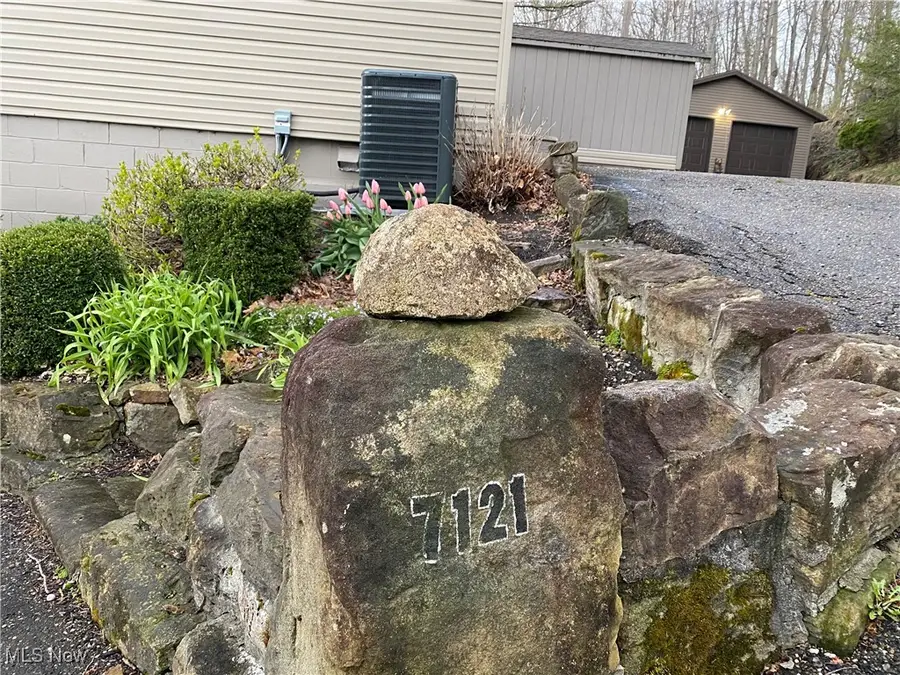 7121 Fable Sw, Sherrodsville, OH 44675 - Image #2