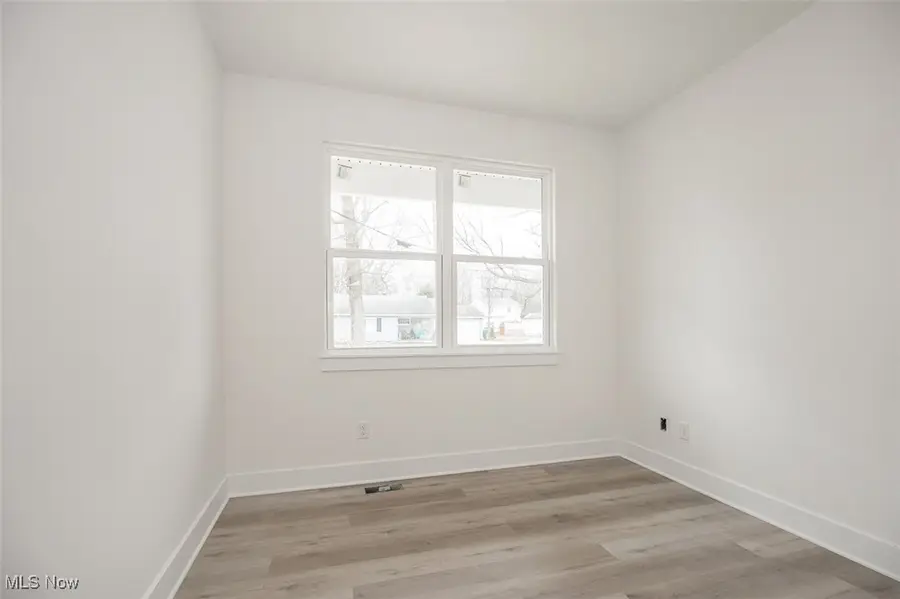 5594 Grove Avenue, Mentor, OH 44060 - Image #3