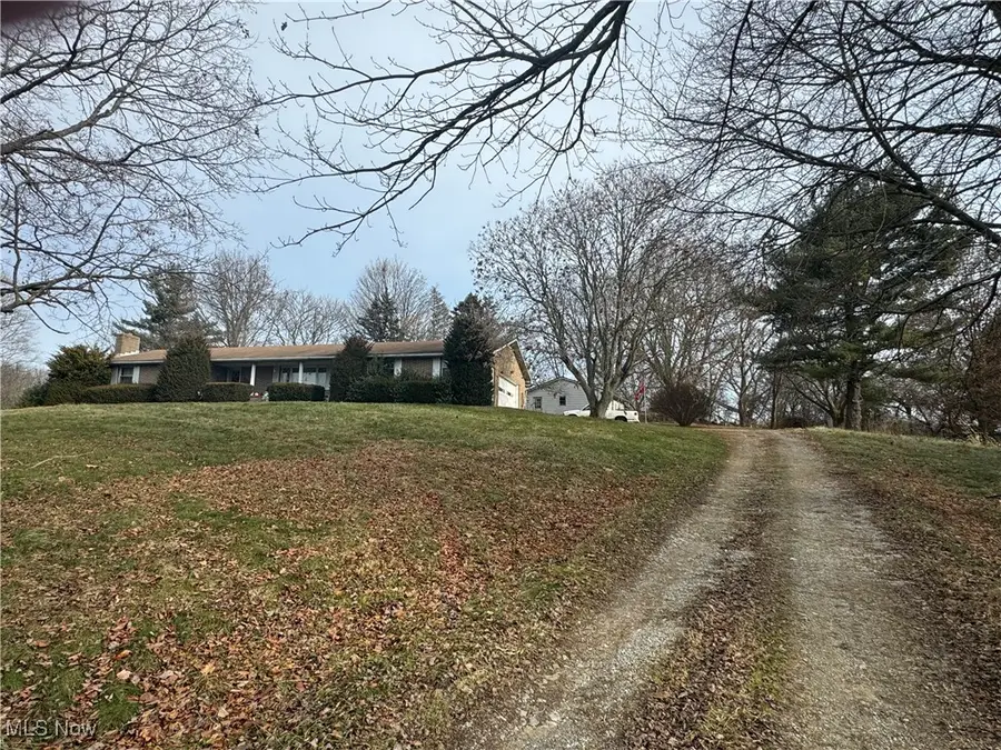 10875 Dolphin Sw Street, Beach City, OH 44608 - Image #3