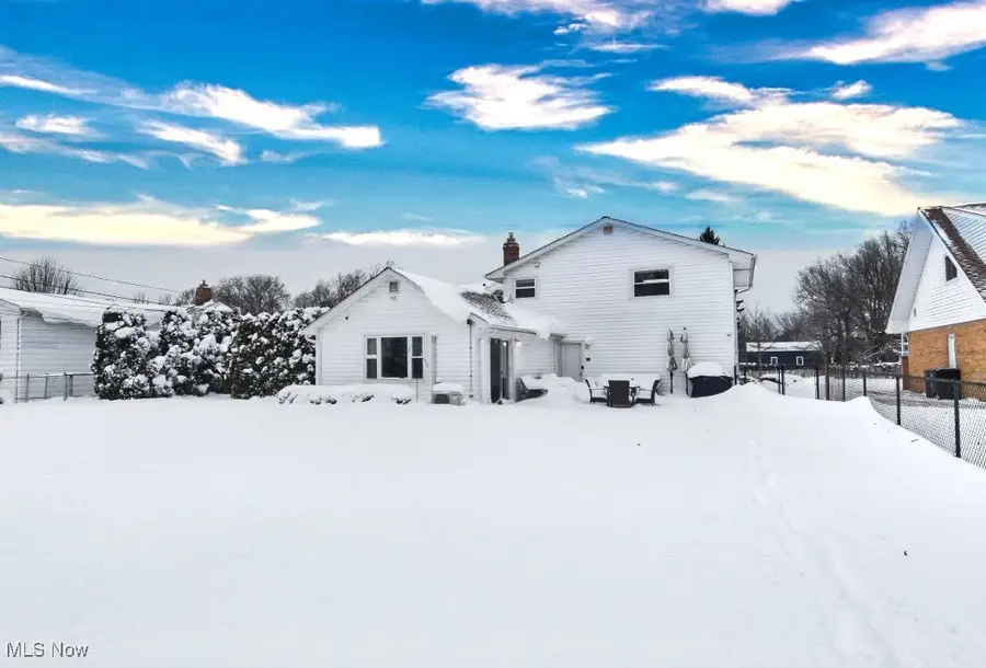 2084 Edenhall Drive, Lyndhurst, OH 44124 - Image #3