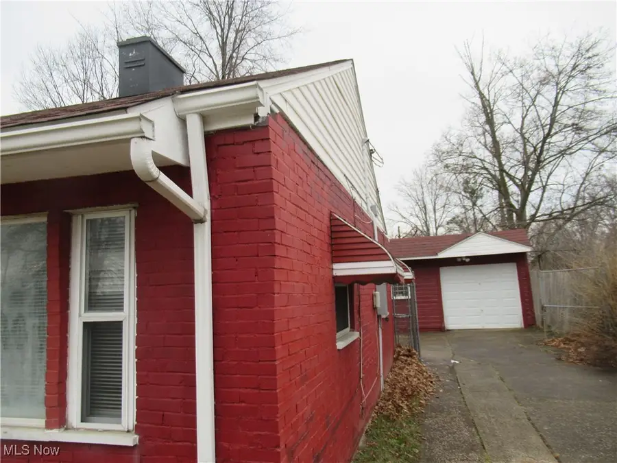 15615 Lotus Drive, Cleveland, OH 44128 - Image #2