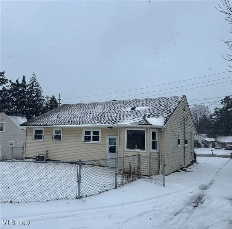 4811 W Pleasant Valley Road, Parma, OH 44129 - Image #3