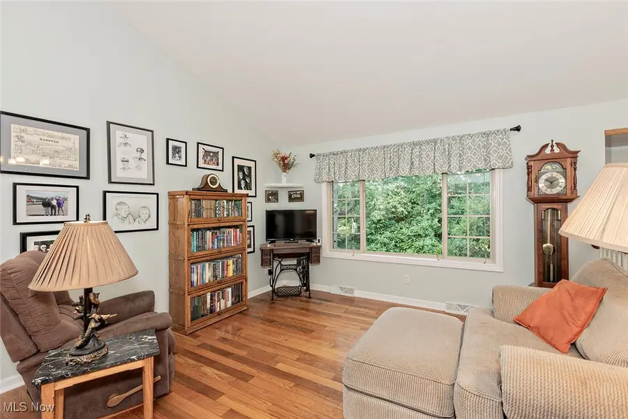 10955 Auburn Road, Chardon, OH 44024 - #3