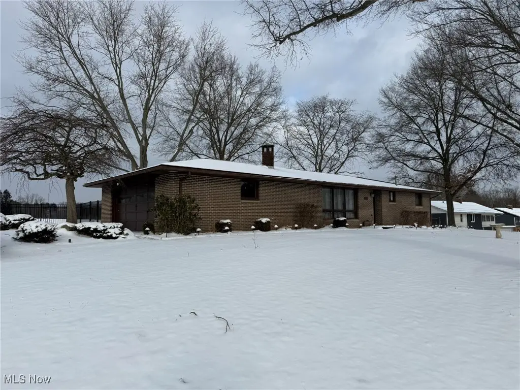 3222 Circleview Nw Drive, Dover, OH 44622 - Image #1