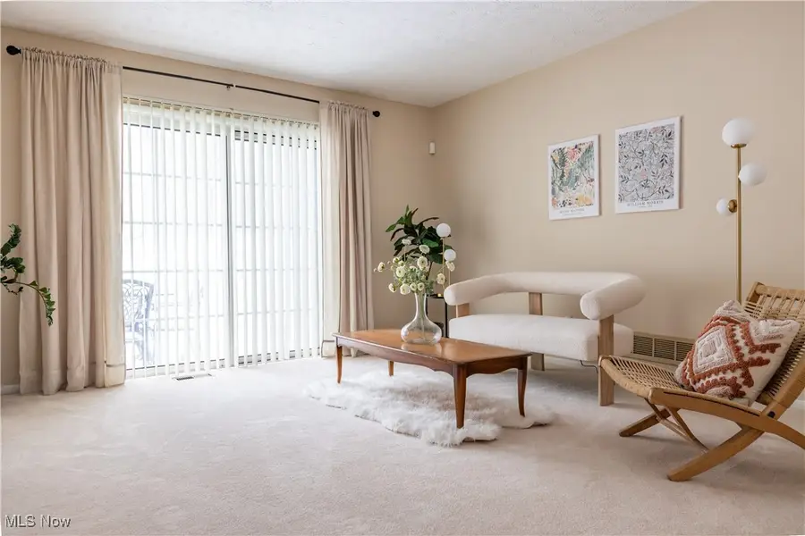 7674 Creekwood Drive, North Royalton, OH 44133 - Image #3