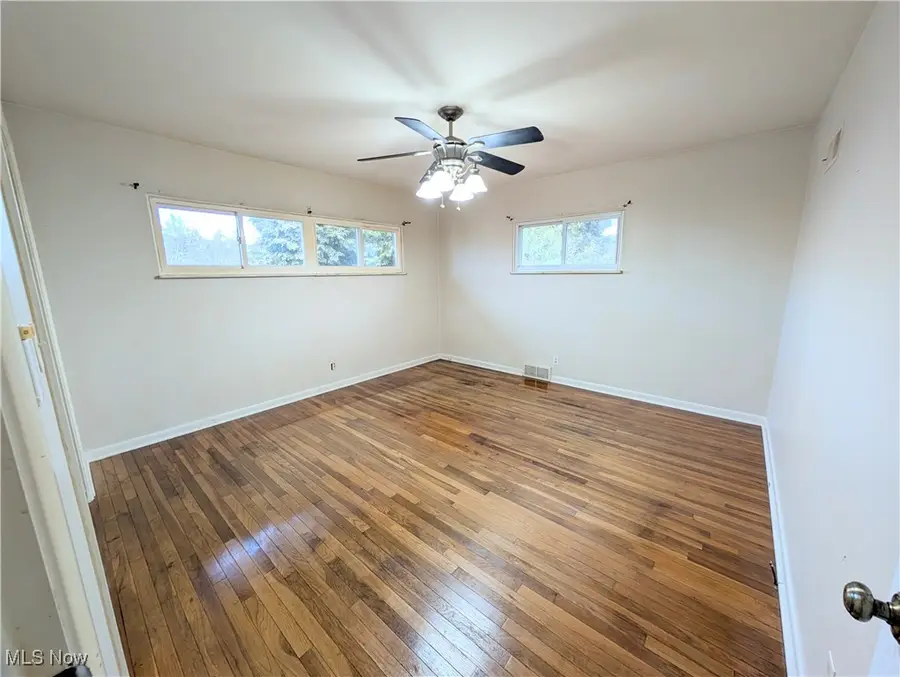 545 N Ray Drive, Zanesville, OH 43701 - #3