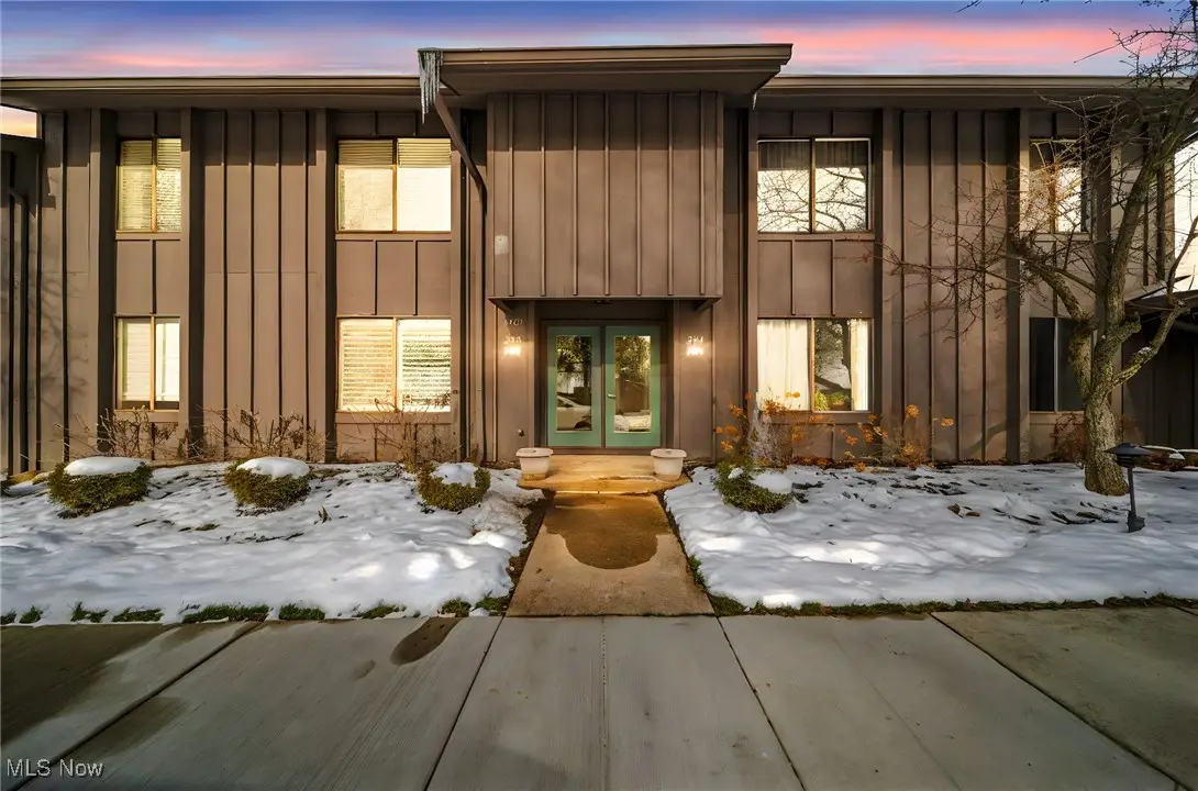 7465 Millrace Lane #103, Sagamore Hills, OH 44067 - Image #1