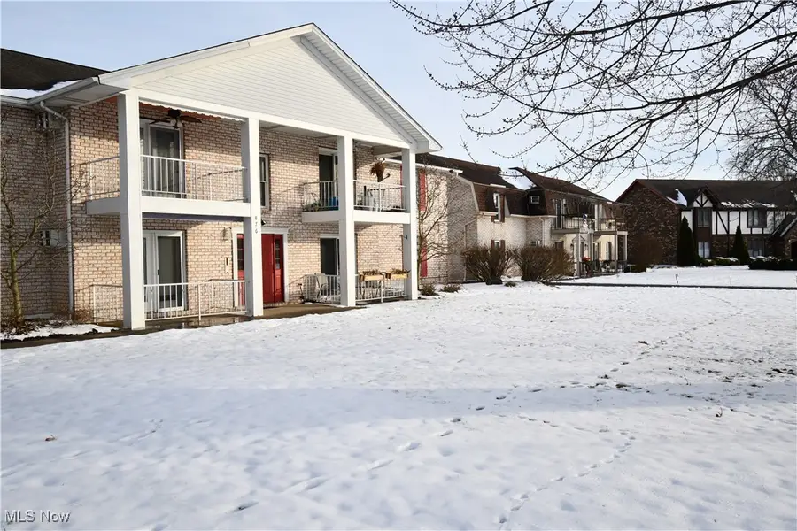 876 Pearson Circle #2, Boardman, OH 44512 - Image #2