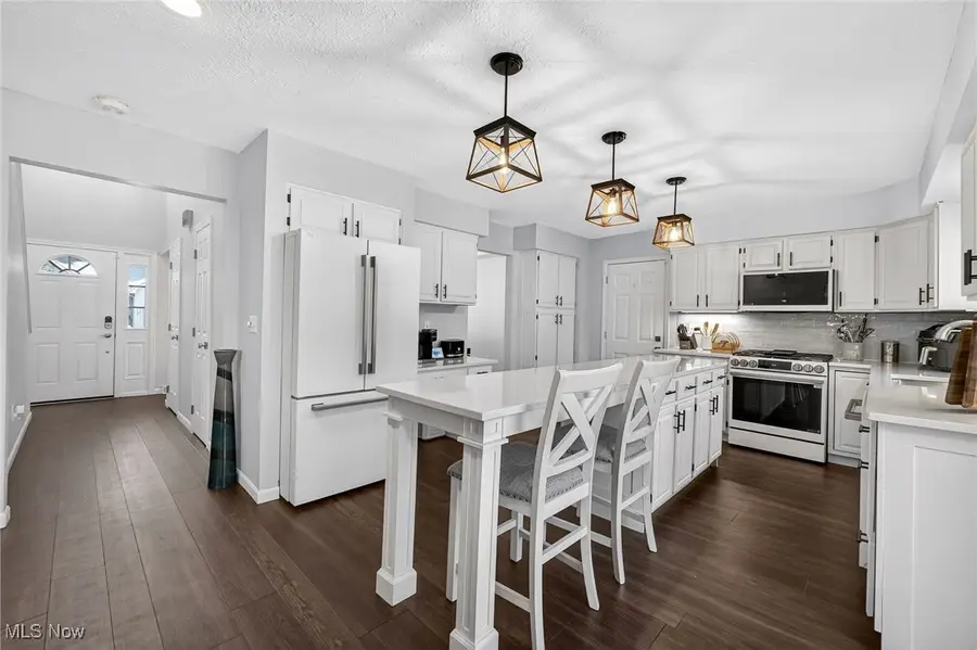 100 Pembridge Court, Sheffield Lake, OH 44054 - Image #2