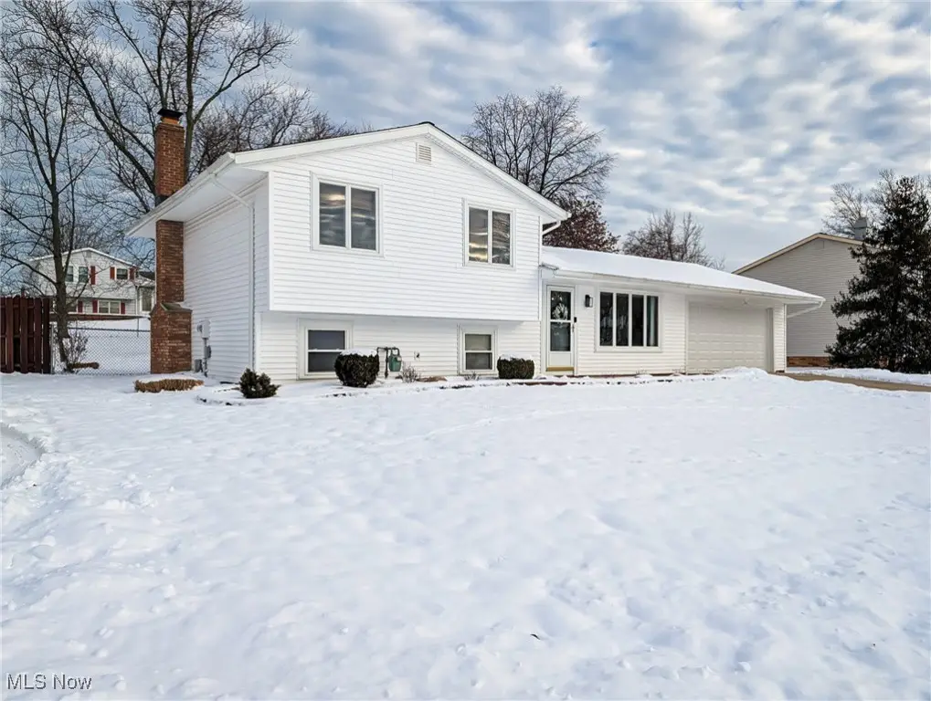 10114 Vienna Drive, Parma, OH 44130 - Image #1