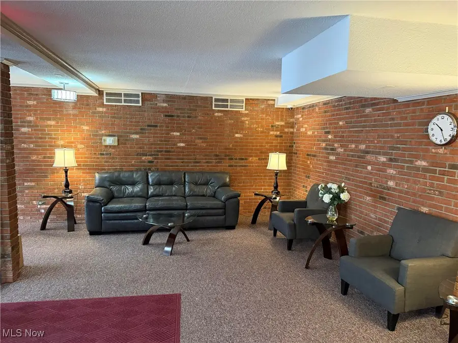4183 Columbia Road #121, North Olmsted, OH 44070 - Image #2