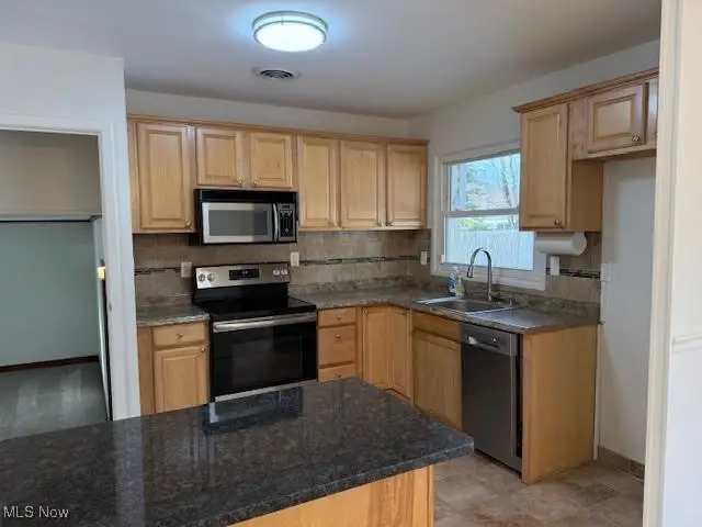 8241 Longview Ne Drive, Warren, OH 44484 - #3