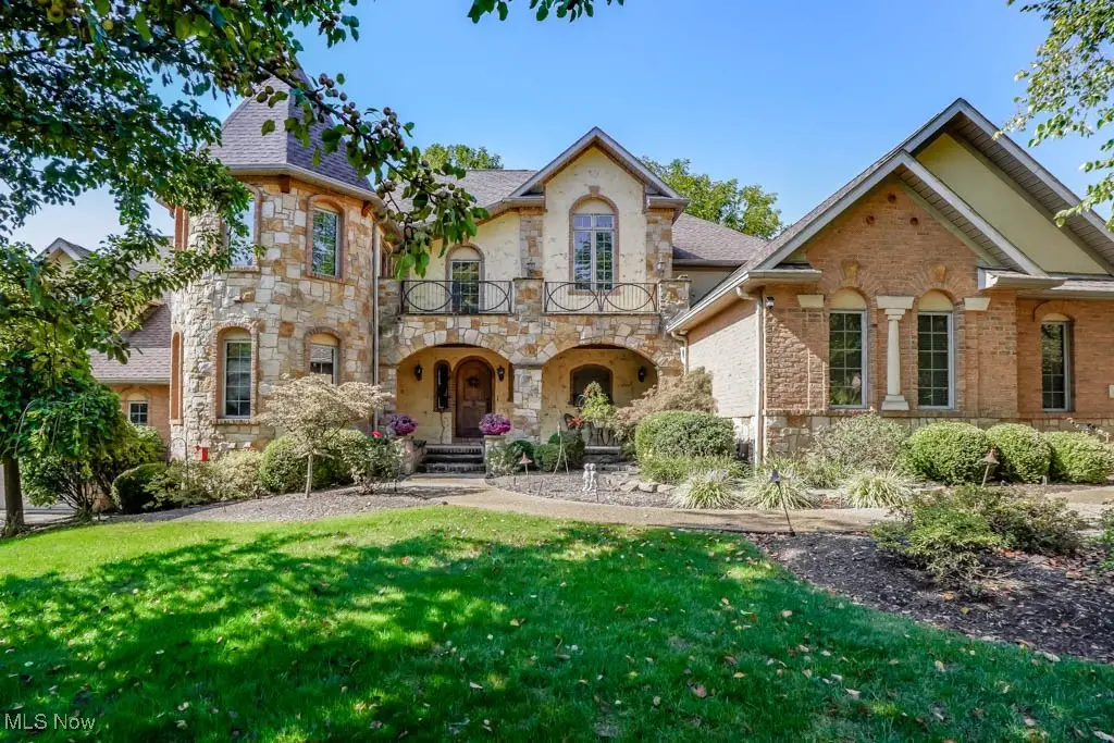 2942 Torrey Pines Nw Circle, Canton, OH 44708 - Image #1