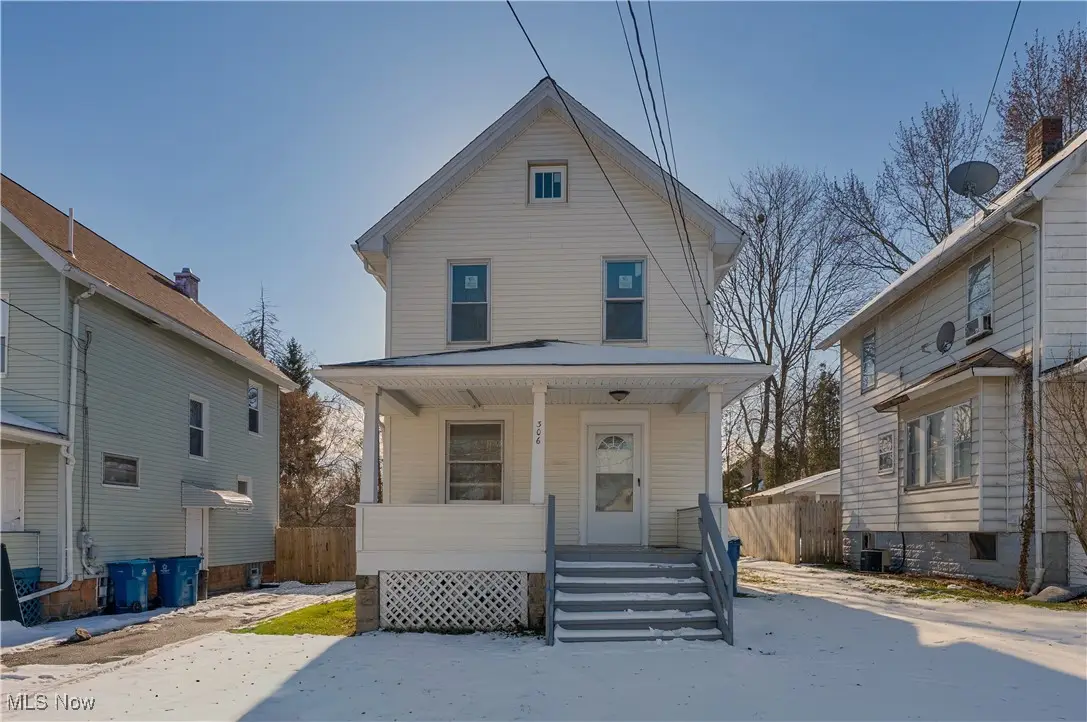 306 Maplewood Avenue, Struthers, OH 44471 - Image #1