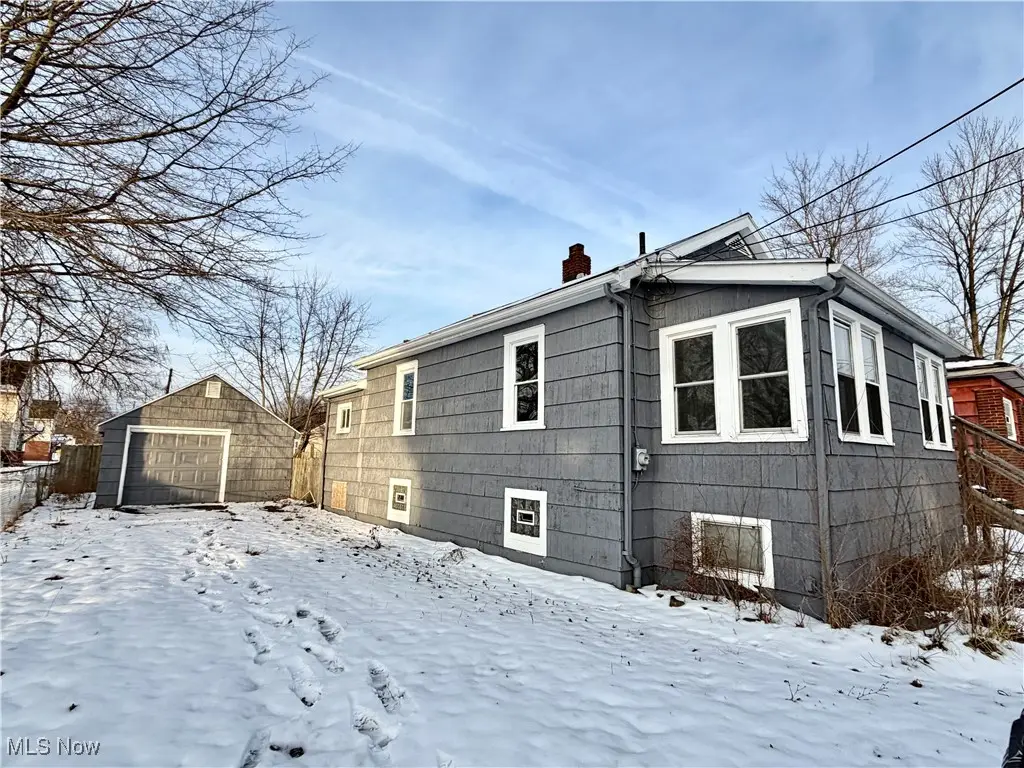 2325 Milton Se Street, Warren, OH 44484 - Image #1