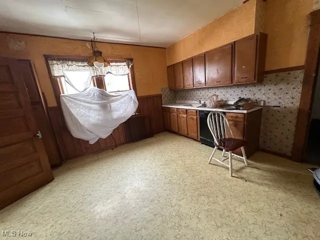 5295 Harvard Avenue, Newburgh Heights, OH 44105 - #3