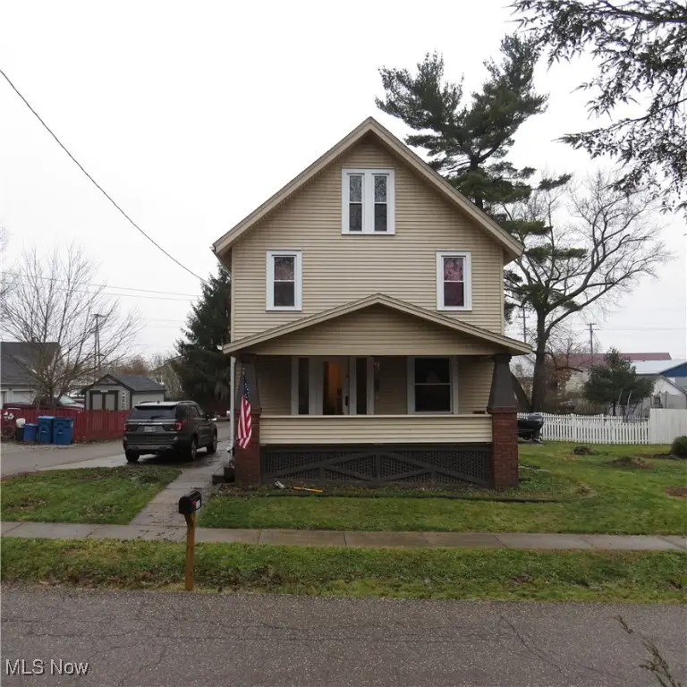 112 High Ne Street, Hartville, OH 44632 - Image #1