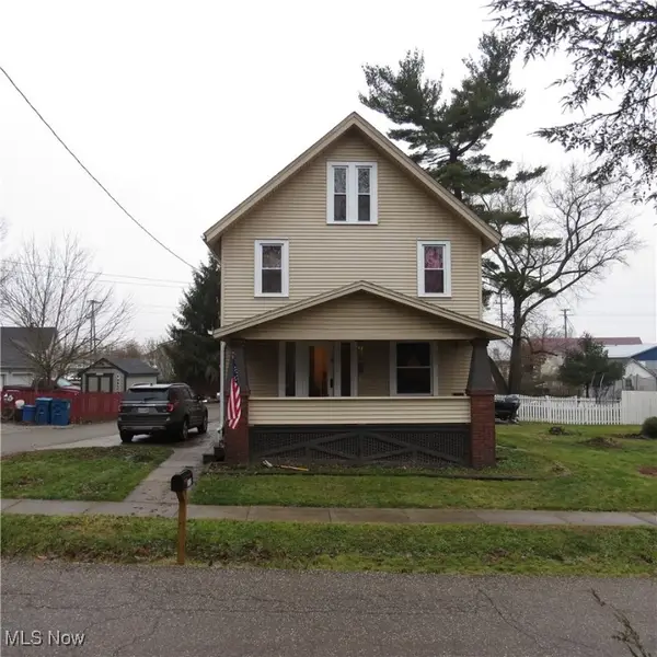 112 High Ne Street, Hartville, OH 44632