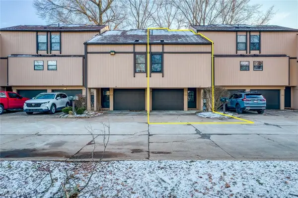 616 James Avenue, Cuyahoga Falls, OH 44221