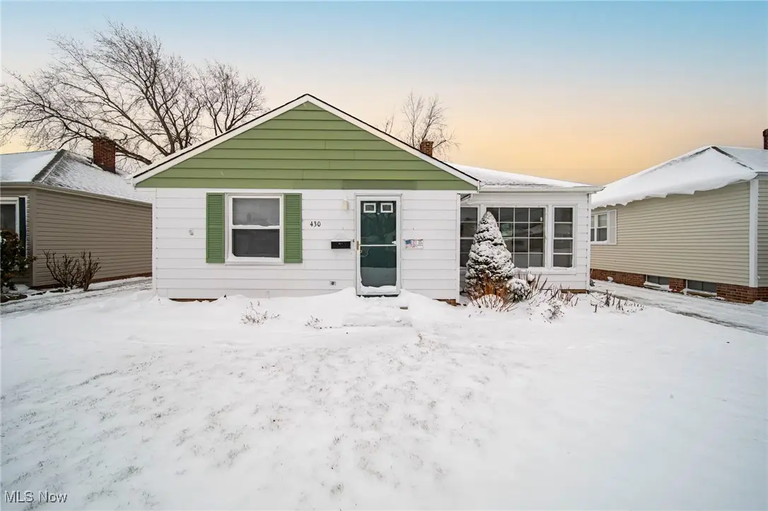 430 E 309th Street, Willowick, OH 44095 - #1