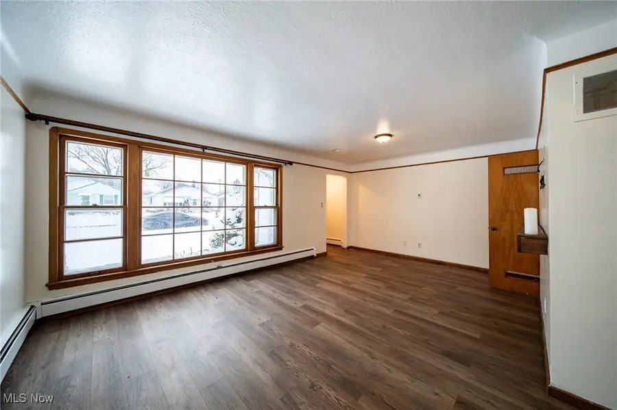 430 E 309th Street, Willowick, OH 44095 - #3