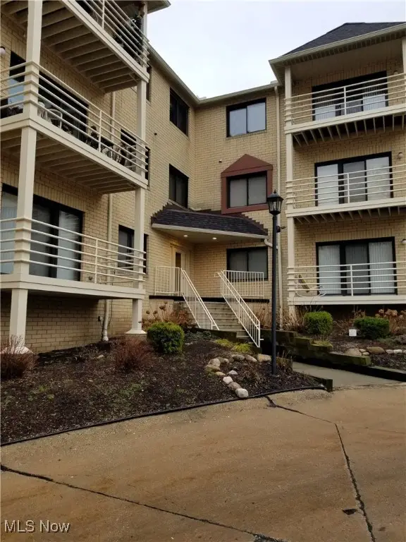 19510 Lorain Road #201, Fairview Park, OH 44126