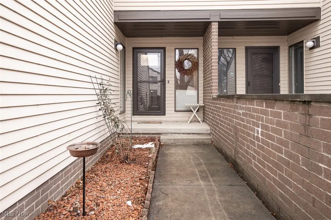 533 Towns Lane #122, Richmond Heights, OH 44143 - Image #1