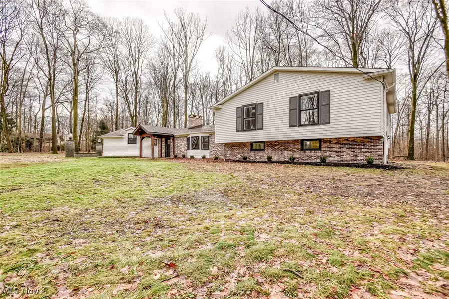 17460 Trillium Drive, Chagrin Falls, OH 44023 - Image #2