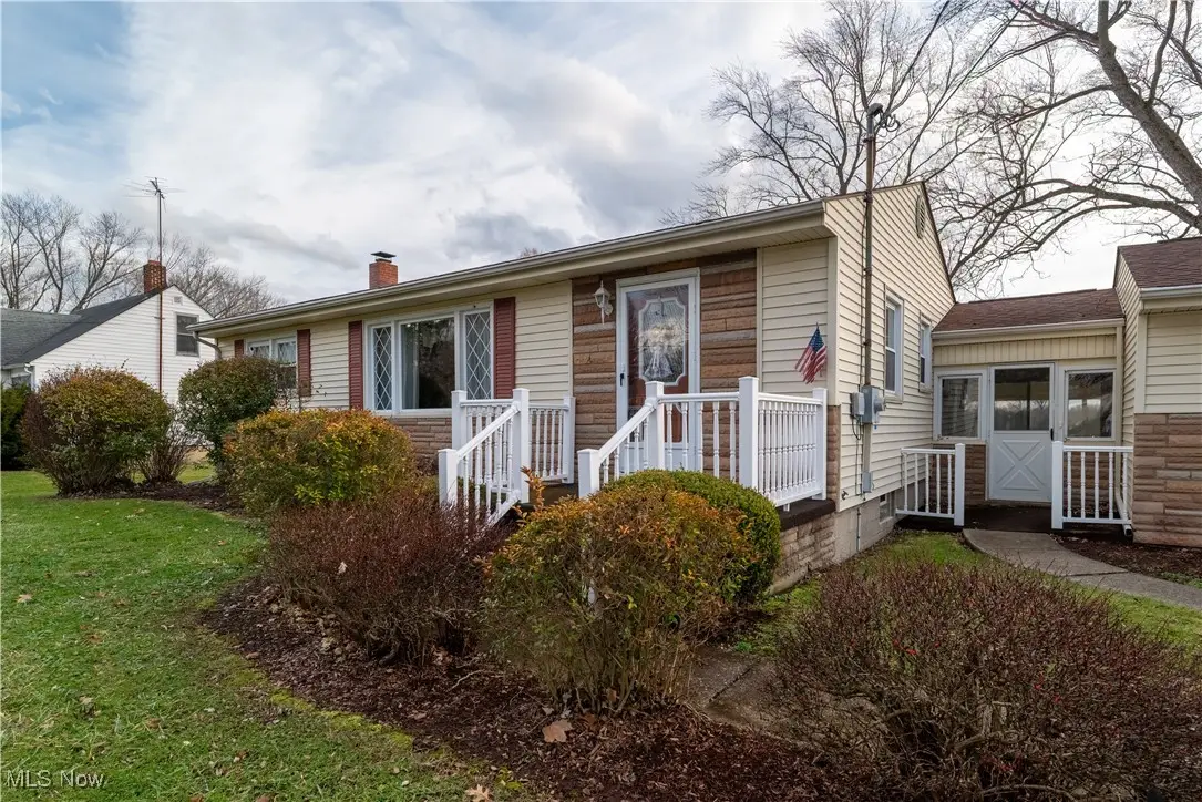 376 Johnson Plank Ne Road, Warren, OH 44481 - Image #1