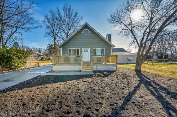 33418 Lake Shore Boulevard, Eastlake, OH 44095