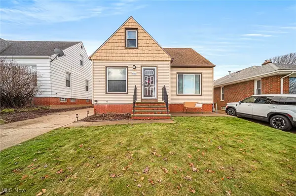 8803 Pinegrove Avenue, Parma, OH 44129