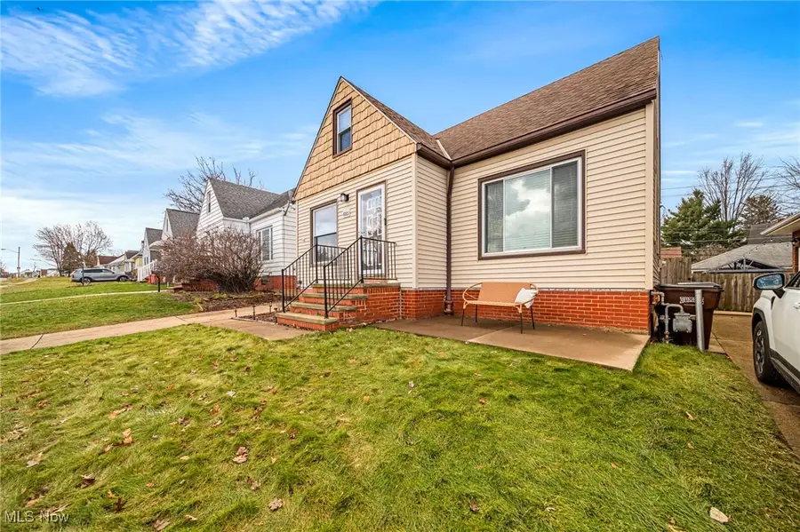 8803 Pinegrove Avenue, Parma, OH 44129 - Image #3