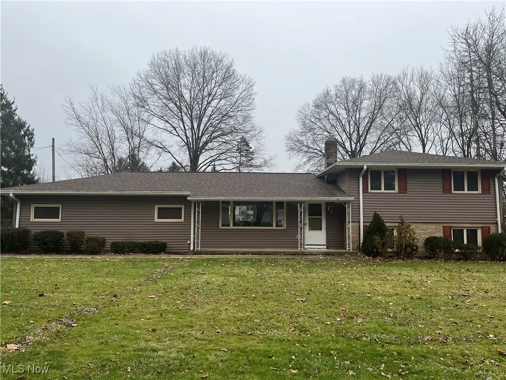 9152 Fosdick Road, Valley View, OH 44125 - Image #1