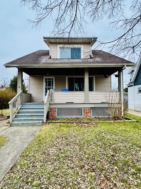 19612 Pawnee Avenue, Cleveland, OH 44119