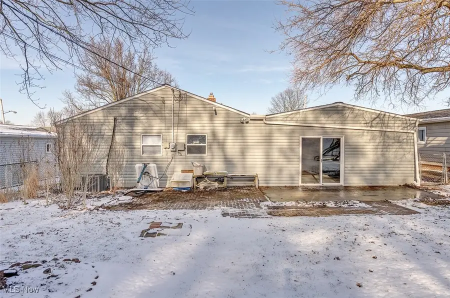 30350 Twin Lakes Drive, Wickliffe, OH 44092 - Image #3