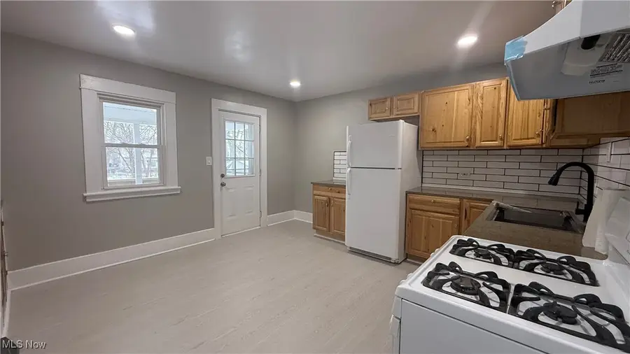 988 East Se Avenue, Warren, OH 44484 - Image #2