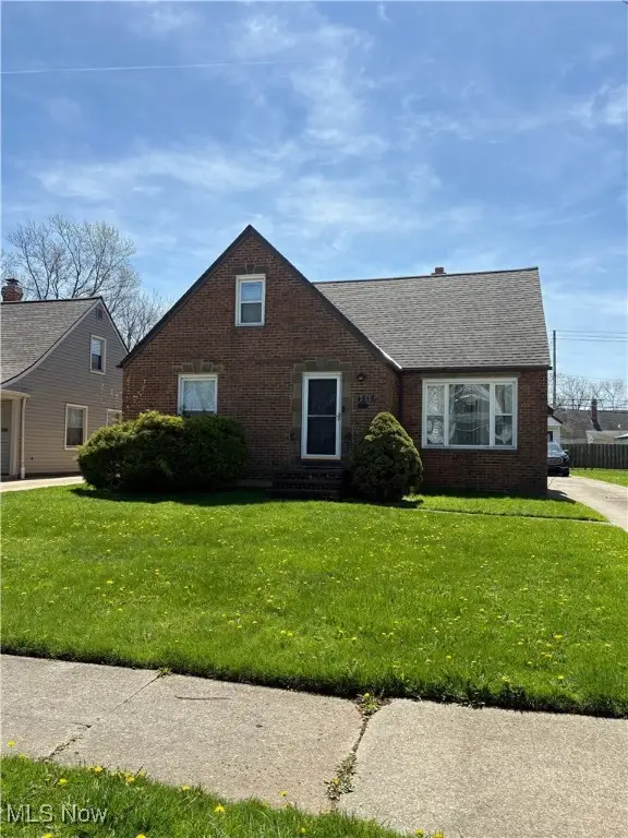 4218 Eastway Road, South Euclid, OH 44121