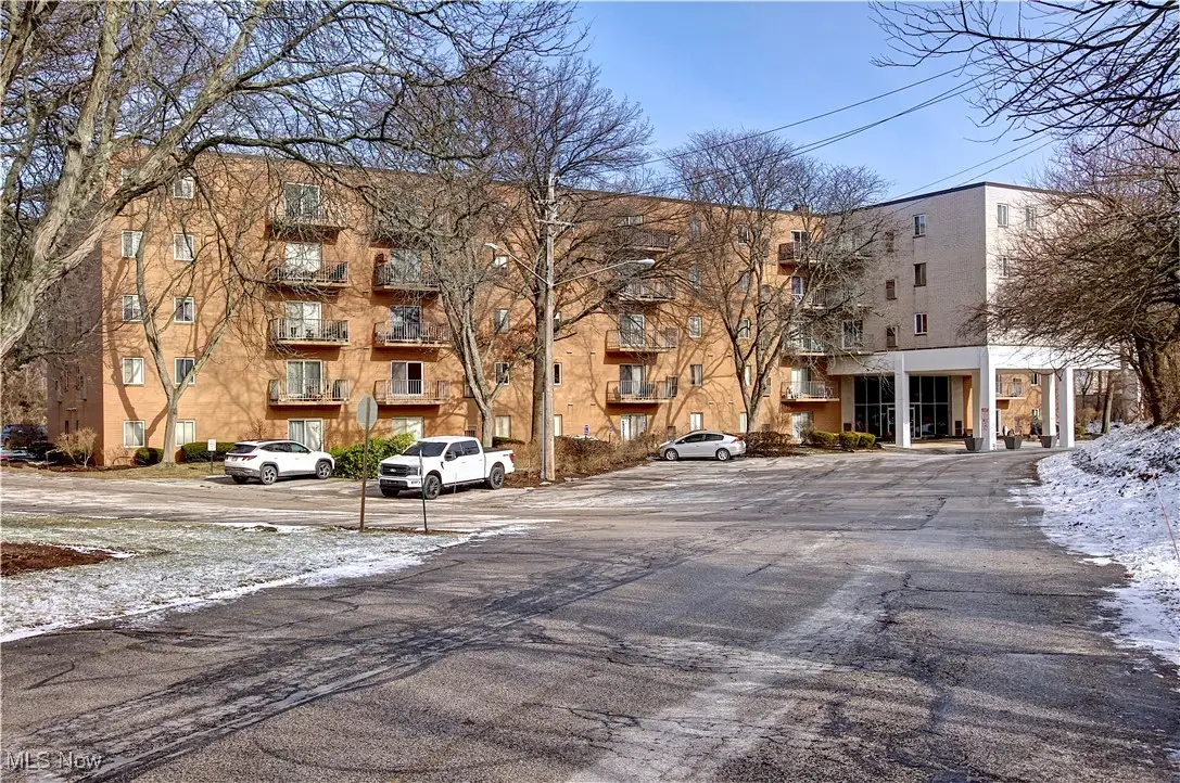 3675 Clague Road #216, North Olmsted, OH 44070 - Image #1