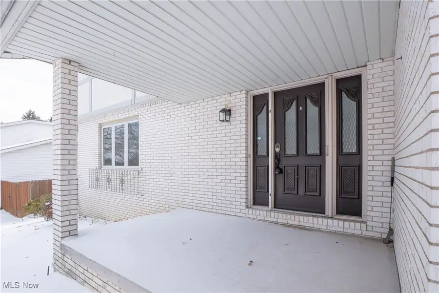 2218 Hiddenbrook Ne Street, Canton, OH 44721 - #2