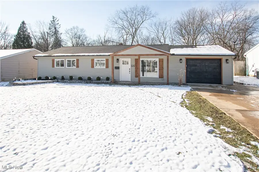 6242 Oxford Court, Bedford Heights, OH 44146 - Image #2