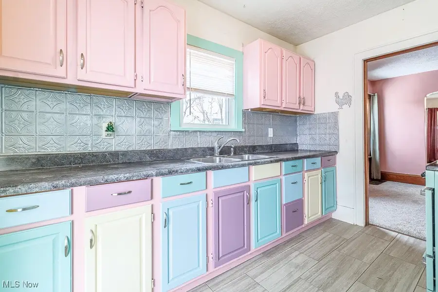 904 Davis Street, Akron, OH 44310 - #3