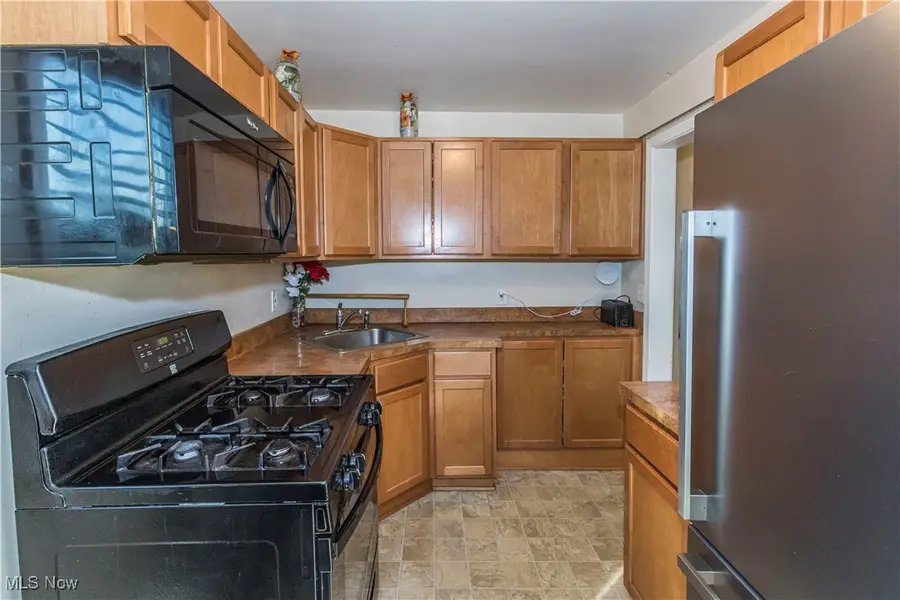 16913 Lotus Drive, Cleveland, OH 44128 - Image #3