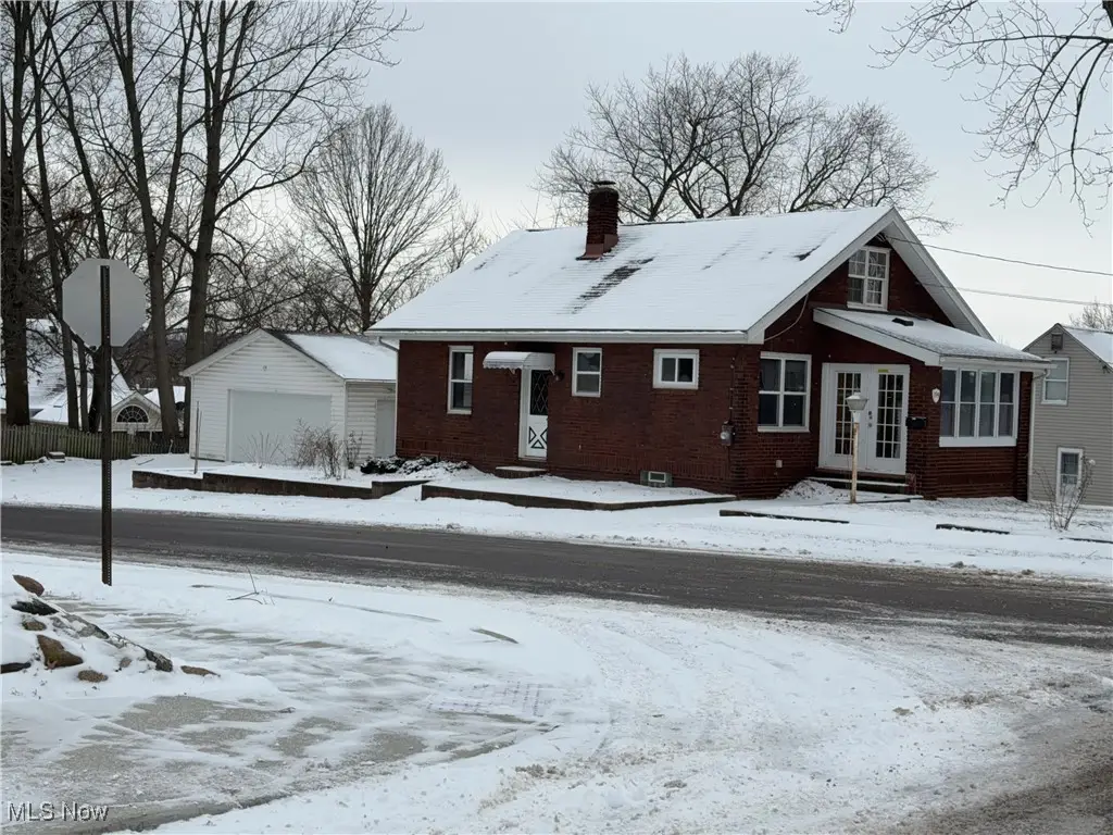 194 E Baird Avenue, Barberton, OH 44203 - #1