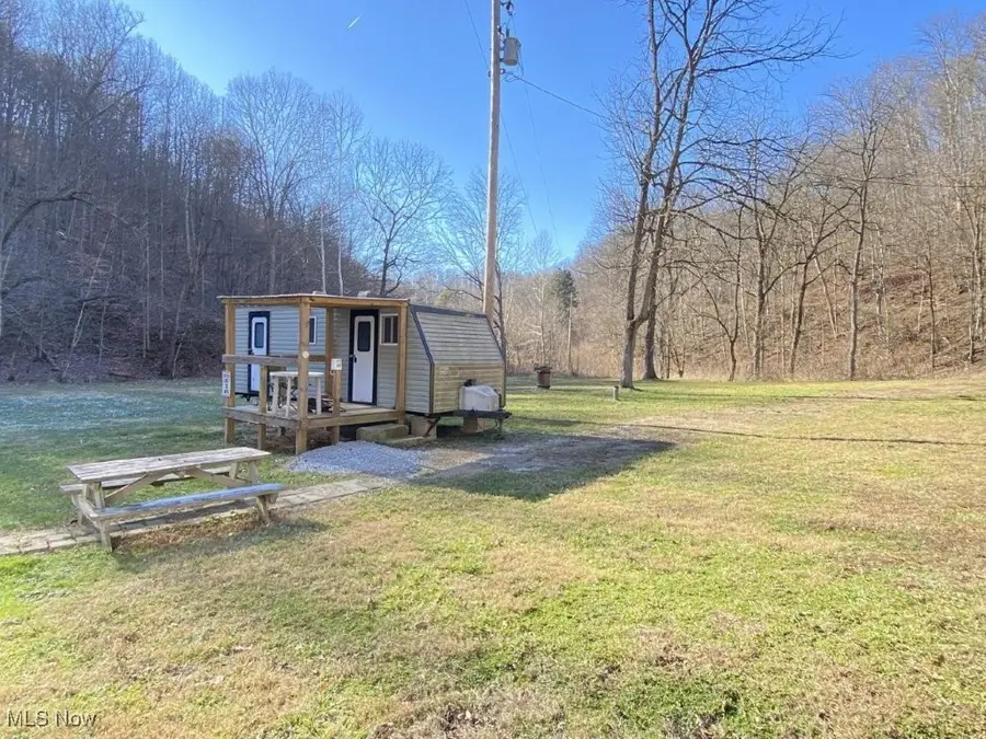 88 Ivy Road, Gandeeville, WV 25243 - Image #2