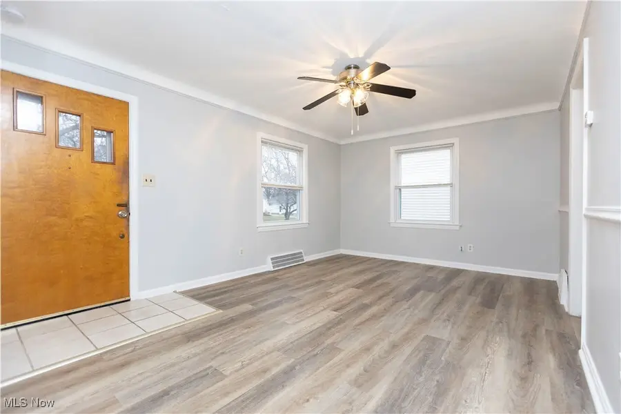 1612 Longwood Drive, Mayfield Heights, OH 44124 - Image #2