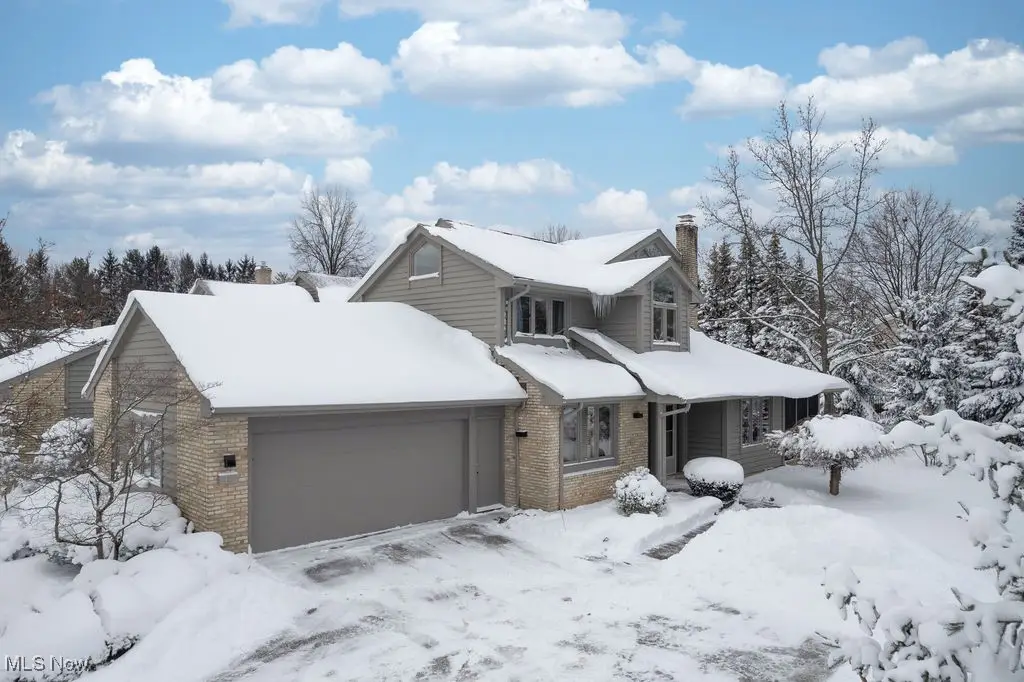 16 Deerfield Lane, Beachwood, OH 44122 - Image #1