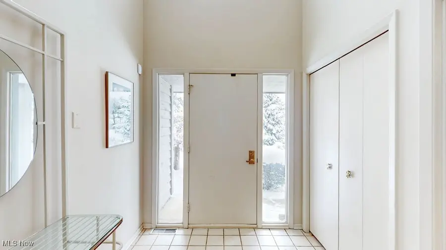 16 Deerfield Lane, Beachwood, OH 44122 - Image #2