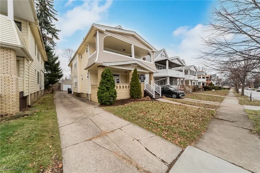 1600 Victoria Avenue, Lakewood, OH 44107 - Image #2