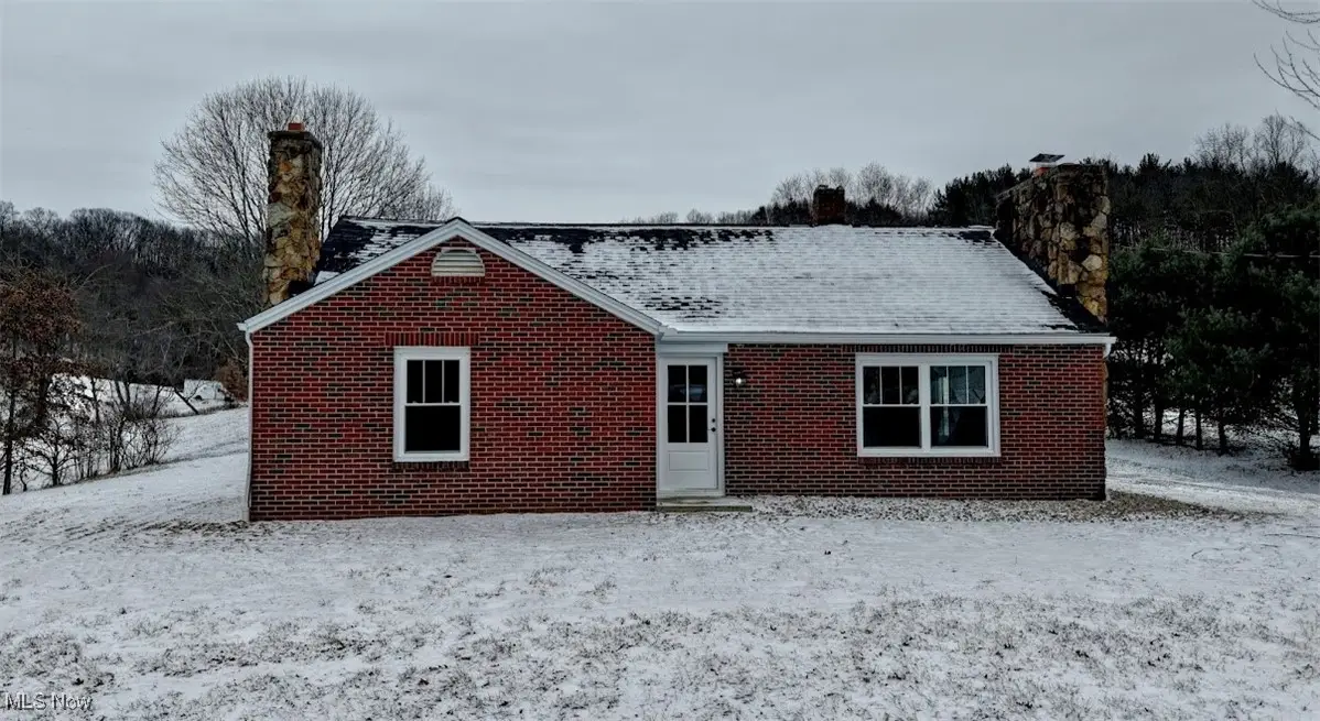 4295 Blacksnake Hill Ne Road, Dover, OH 44622 - Image #1