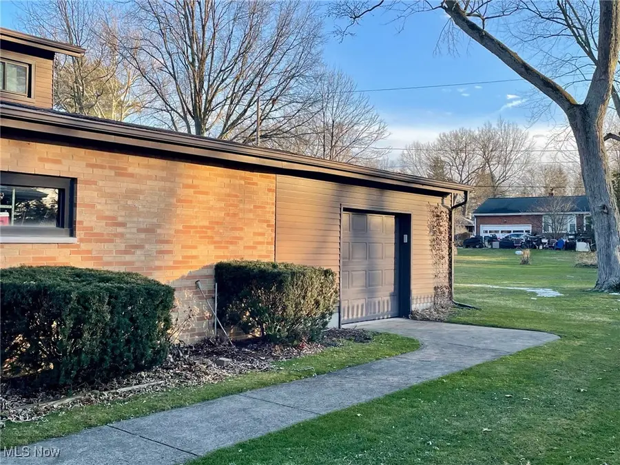 37518 Arlington Drive, Willoughby, OH 44094 - Image #2